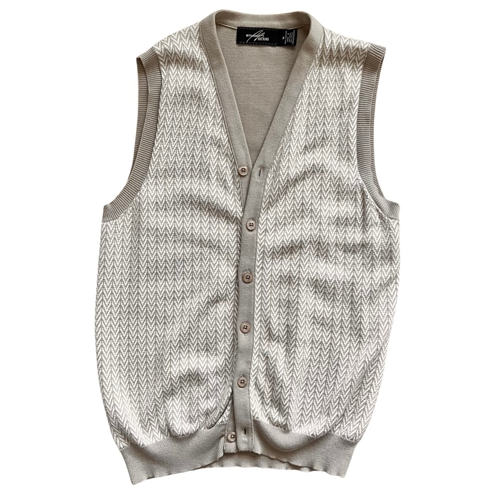Bill Blass Cardigan sweater vest.